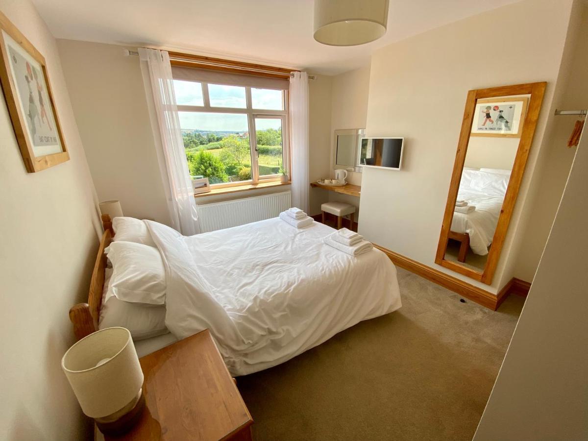 Mooredge B&B วิทบี ภายนอก รูปภาพ